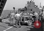 Standbild Invasion auf Omaha Beach Frankreich, 1944, aus Sekunde 46 historischem Filmmaterial Videoclip 65675037067