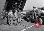 Standbild Invasion auf Omaha Beach Frankreich, 1944, aus Sekunde 53 historischem Filmmaterial Videoclip 65675037067