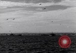 Standbild Invasion auf Omaha Beach Frankreich, 1944, aus Sekunde 57 historischem Filmmaterial Videoclip 65675037069
