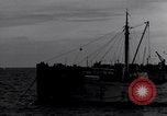 Standbild Invasion auf Omaha Beach Frankreich, 1944, aus Sekunde 24 historischem Filmmaterial Videoclip 65675037070