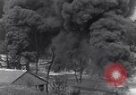 Standbild bombardiert Ölversorgung Depot Vereinigtes Königreich, 1944, aus Sekunde 22 historischem Filmmaterial Videoclip 65675037073