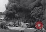 Standbild bombardiert Ölversorgung Depot Vereinigtes Königreich, 1944, aus Sekunde 29 historischem Filmmaterial Videoclip 65675037073