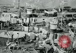 Immagine di navi nei porti britannici per l'invasione del D-Day Regno Unito, 1944, secondo 1 filmato di repertorio 65675037079