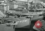 Immagine di navi nei porti britannici per l'invasione del D-Day Regno Unito, 1944, secondo 16 filmato di repertorio 65675037079