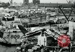 Immagine di navi nei porti britannici per l'invasione del D-Day Regno Unito, 1944, secondo 22 filmato di repertorio 65675037079