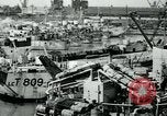 Immagine di navi nei porti britannici per l'invasione del D-Day Regno Unito, 1944, secondo 23 filmato di repertorio 65675037079