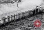 Image Accident de voiture sur la tête de poulet jeu de pilotes Albion New York USA, 1931, de la seconde 27 séquences d'archives historiques vidéo 65675037106