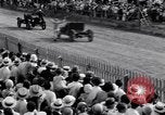 Image Accident de voiture sur la tête de poulet jeu de pilotes Albion New York USA, 1931, de la seconde 33 séquences d'archives historiques vidéo 65675037106