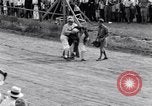 Image Accident de voiture sur la tête de poulet jeu de pilotes Albion New York USA, 1931, de la seconde 48 séquences d'archives historiques vidéo 65675037106