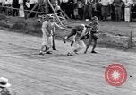 Image Accident de voiture sur la tête de poulet jeu de pilotes Albion New York USA, 1931, de la seconde 49 séquences d'archives historiques vidéo 65675037106