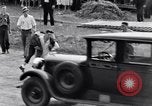 Image Accident de voiture sur la tête de poulet jeu de pilotes Albion New York USA, 1931, de la seconde 55 séquences d'archives historiques vidéo 65675037106