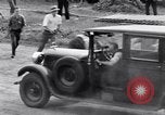Image Accident de voiture sur la tête de poulet jeu de pilotes Albion New York USA, 1931, de la seconde 56 séquences d'archives historiques vidéo 65675037106