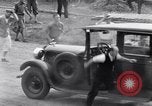 Image Accident de voiture sur la tête de poulet jeu de pilotes Albion New York USA, 1931, de la seconde 57 séquences d'archives historiques vidéo 65675037106