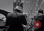 Standbild drei Mädchen unter den Insassen verlassen auf Matson Ocean Liner Honolulu Hawaii USA, 1942, aus Sekunde 17 historischem Filmmaterial Videoclip 65675037126