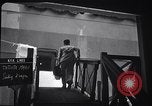 Standbild ein Passagier an Bord der japanischen Ocean Liner Tatsuta Maru Honolulu Hawaii USA, 1939, aus Sekunde 11 historischem Filmmaterial Videoclip 65675037128