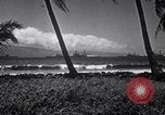 Standbild ein Passagier an Bord der japanischen Ocean Liner Tatsuta Maru Honolulu Hawaii USA, 1939, aus Sekunde 17 historischem Filmmaterial Videoclip 65675037128