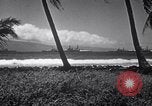 Standbild ein Passagier an Bord der japanischen Ocean Liner Tatsuta Maru Honolulu Hawaii USA, 1939, aus Sekunde 18 historischem Filmmaterial Videoclip 65675037128