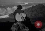 Standbild ein Passagier an Bord der japanischen Ocean Liner Tatsuta Maru Honolulu Hawaii USA, 1939, aus Sekunde 25 historischem Filmmaterial Videoclip 65675037128