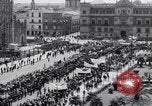Immagine di I comunisti dimostrare Città del Messico MESSICO, 1938, secondo 9 filmato di repertorio 65675037132