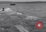 Standbild Mädchen im Wasser Park Enfield Maine USA, 1938, aus Sekunde 23 historischem Filmmaterial Videoclip 65675037137