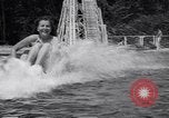 Standbild Mädchen im Wasser Park Enfield Maine USA, 1938, aus Sekunde 36 historischem Filmmaterial Videoclip 65675037137