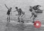 Standbild log Rollen Nova Scotia, 1938, aus Sekunde 8 historischem Filmmaterial Videoclip 65675037141