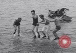 Standbild log Rollen Nova Scotia, 1938, aus Sekunde 9 historischem Filmmaterial Videoclip 65675037141