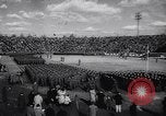 Standbild traditionelle Fußballspiel Baltimore Maryland USA, 1944, aus Sekunde 37 historischem Filmmaterial Videoclip 65675037148