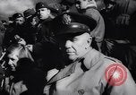 Standbild traditionelle Fußballspiel Baltimore Maryland USA, 1944, aus Sekunde 48 historischem Filmmaterial Videoclip 65675037148