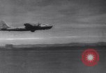 Standbild japanische Ziele bombardiert Saipan Nördliche Marianen, 1944, aus Sekunde 14 historischem Filmmaterial Videoclip 65675037151