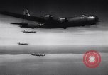 Standbild japanische Ziele bombardiert Saipan Nördliche Marianen, 1944, aus Sekunde 20 historischem Filmmaterial Videoclip 65675037151