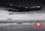 Standbild japanische Ziele bombardiert Saipan Nördliche Marianen, 1944, aus Sekunde 22 historischem Filmmaterial Videoclip 65675037151