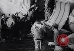 Standbild Allied Beihilfen erreicht Jugoslawien Jugoslawien, 1944, aus Sekunde 43 historischem Filmmaterial Videoclip 65675037152