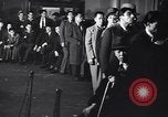 Image Les hommes américains s'inscrire pour le projet d'en Seconde Guerre Mondiale United States USA, 1940, de la seconde 42 séquences d'archives historiques vidéo 65675037158