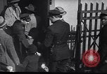 Image Les hommes américains s'inscrire pour le projet d'en Seconde Guerre Mondiale United States USA, 1940, de la seconde 57 séquences d'archives historiques vidéo 65675037158