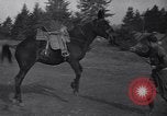 Standbild Krieg Ausbildung auf Maultieren Fort Lewis Washington USA, 1940, aus Sekunde 7 historischem Filmmaterial Videoclip 65675037160