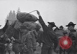 Standbild Krieg Ausbildung auf Maultieren Fort Lewis Washington USA, 1940, aus Sekunde 15 historischem Filmmaterial Videoclip 65675037160