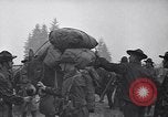Standbild Krieg Ausbildung auf Maultieren Fort Lewis Washington USA, 1940, aus Sekunde 17 historischem Filmmaterial Videoclip 65675037160