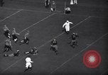 Immagine di Partita di calcio Princeton New Jersey USA, 1940, secondo 20 filmato di repertorio 65675037165