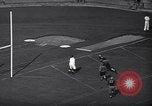 Immagine di Partita di calcio Princeton New Jersey USA, 1940, secondo 23 filmato di repertorio 65675037165