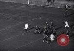 Immagine di Partita di calcio Princeton New Jersey USA, 1940, secondo 35 filmato di repertorio 65675037165