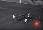 Immagine di Partita di calcio Princeton New Jersey USA, 1940, secondo 36 filmato di repertorio 65675037165