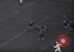 Immagine di Partita di calcio Princeton New Jersey USA, 1940, secondo 55 filmato di repertorio 65675037165