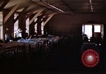 Immagine di Japanese-American medici e infermieri presso un centro di rilocazione United States USA, 1940, secondo 8 filmato di repertorio 65675037172