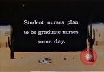 Immagine di Japanese-American medici e infermieri presso un centro di rilocazione United States USA, 1940, secondo 47 filmato di repertorio 65675037172