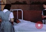 Immagine di Japanese-American medici e infermieri presso un centro di rilocazione United States USA, 1940, secondo 54 filmato di repertorio 65675037172