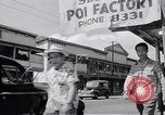 Image des scènes de rue Seconde Guerre Mondiale à Honolulu Honolulu Hawaii USA, 1942, de la seconde 19 séquences d'archives historiques vidéo 65675037187