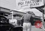 Image des scènes de rue Seconde Guerre Mondiale à Honolulu Honolulu Hawaii USA, 1942, de la seconde 26 séquences d'archives historiques vidéo 65675037187