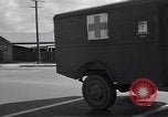 Image des scènes de rue Seconde Guerre Mondiale à Honolulu Honolulu Hawaii USA, 1942, de la seconde 55 séquences d'archives historiques vidéo 65675037187