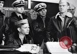 Image pilotes de la Marine américaine étant informé Honolulu Hawaii USA, 1942, de la seconde 13 séquences d'archives historiques vidéo 65675037189